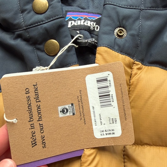 NWT Patagonia hooded vest - Picture 2 of 3